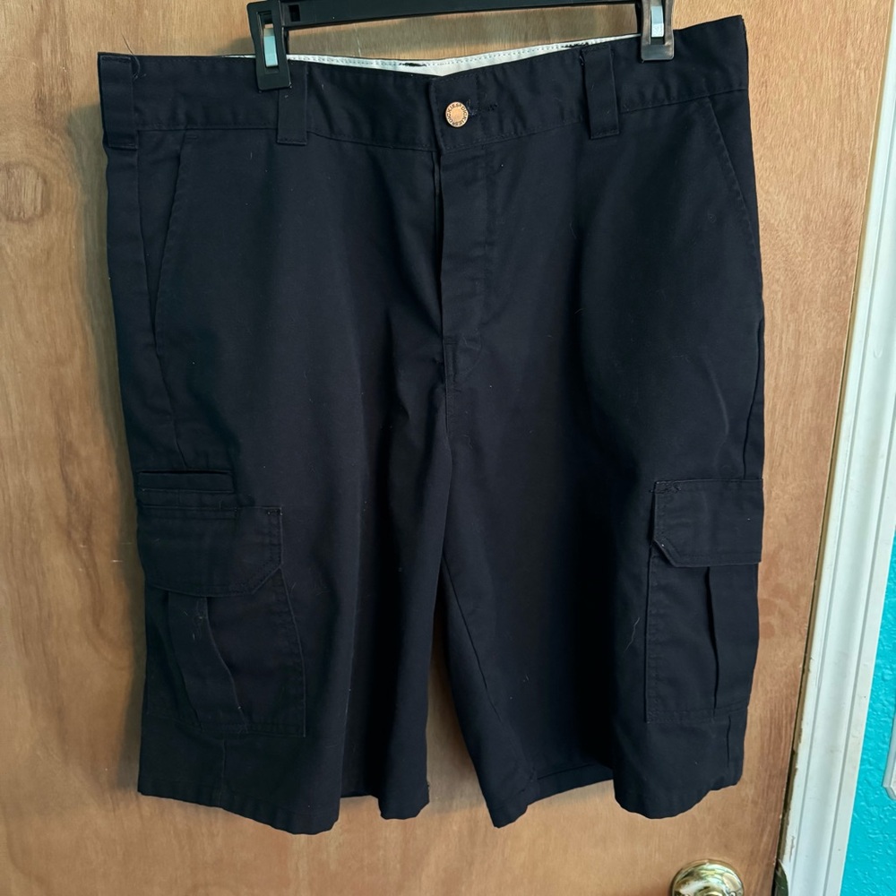 Men's Dickie's Black Cargo Shorts